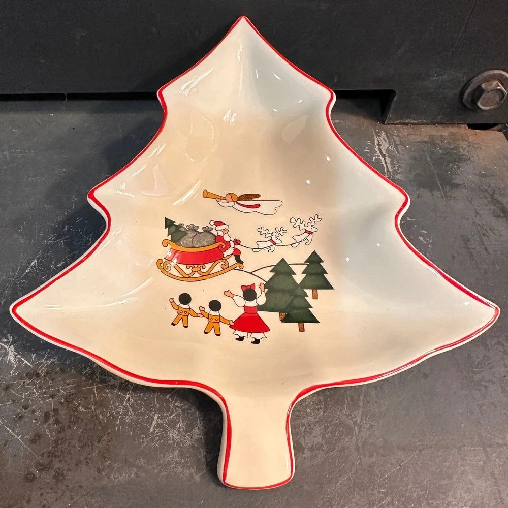 Mason's Dish 1983 Christmas Village Cream Red Ironstone Tree Shape 8.5